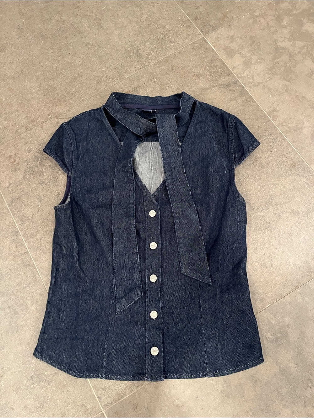 GAP Sleeveless Dark Denim Tie-Neck Button Front Top
